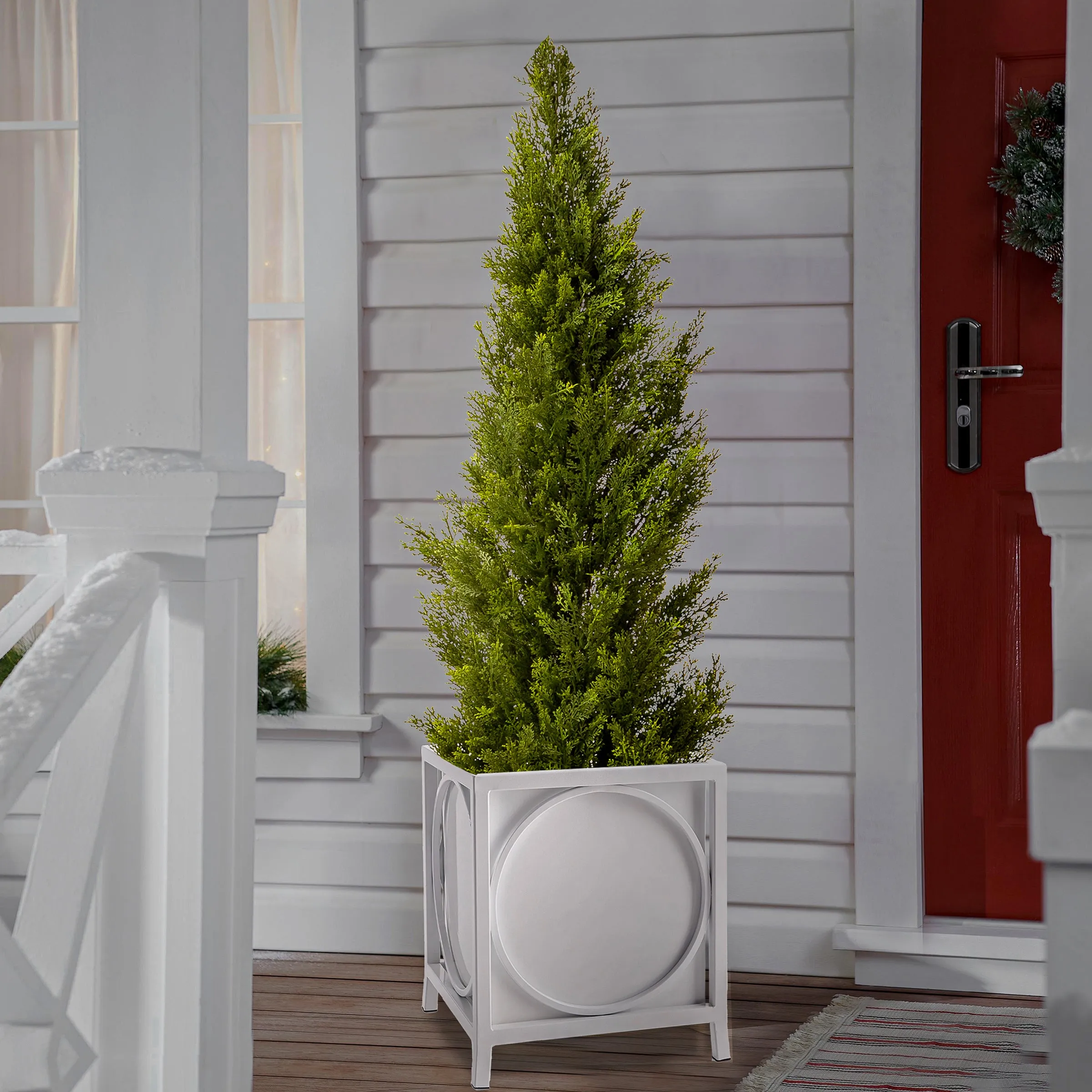 23" St Remy Planter, White