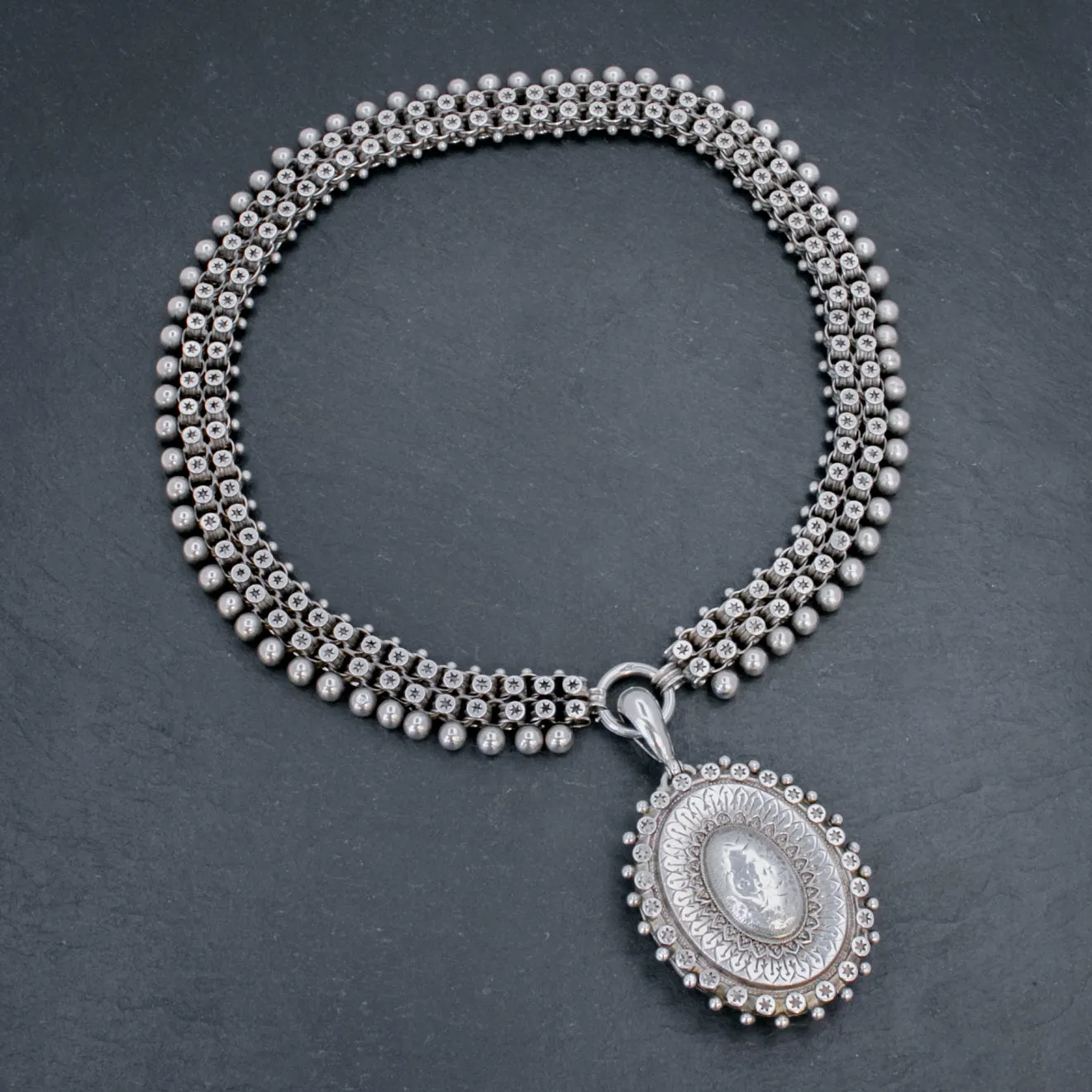 ANTIQUE VICTORIAN LOCKET COLLAR SILVER NECKLACE CIRCA 1880