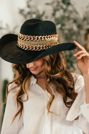 GB ORIGINAL!! The “Beth Dutton” Chain Banded Suede Hat in Black