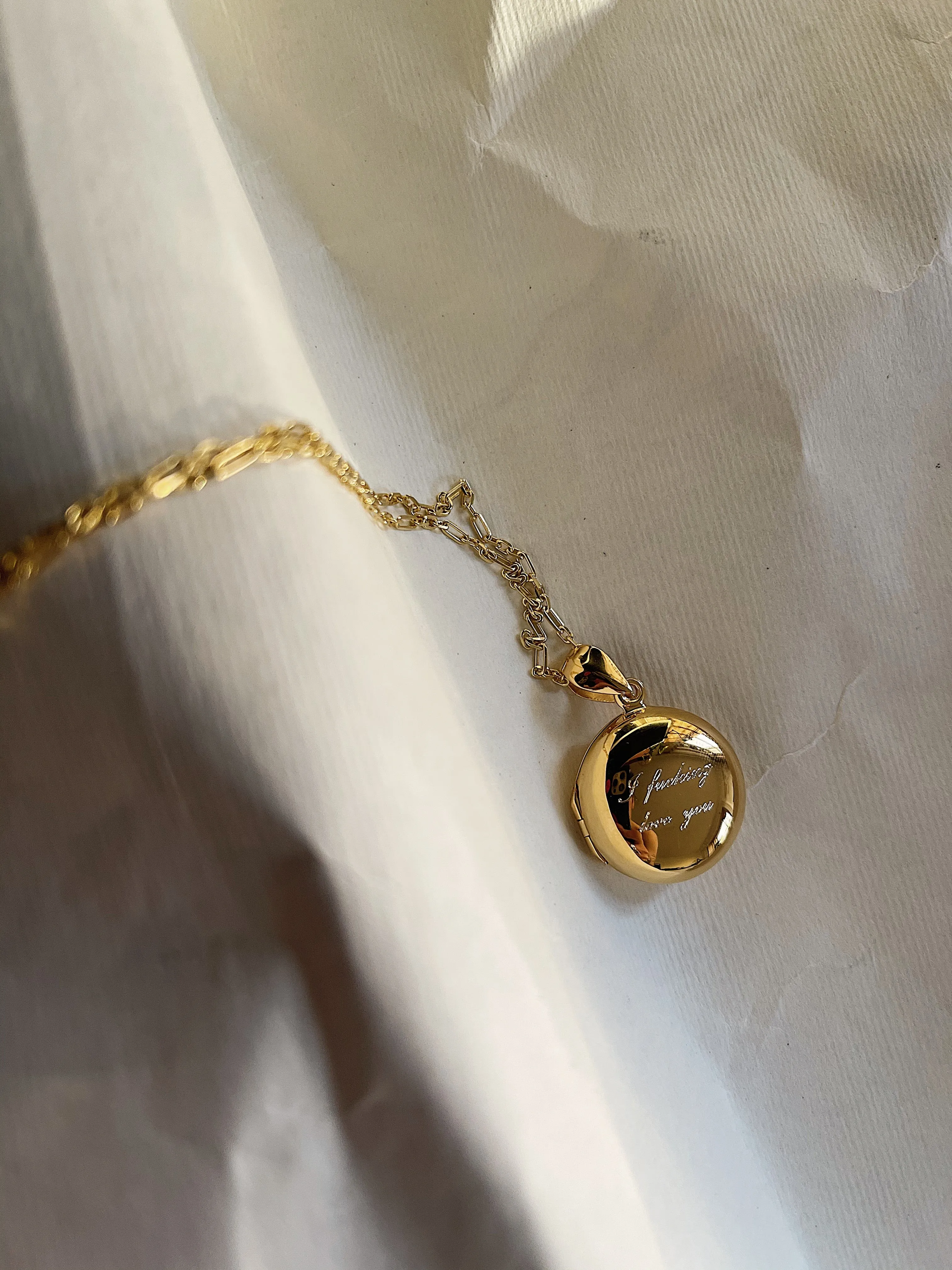 Locket ~ I Fucking Love You / Round
