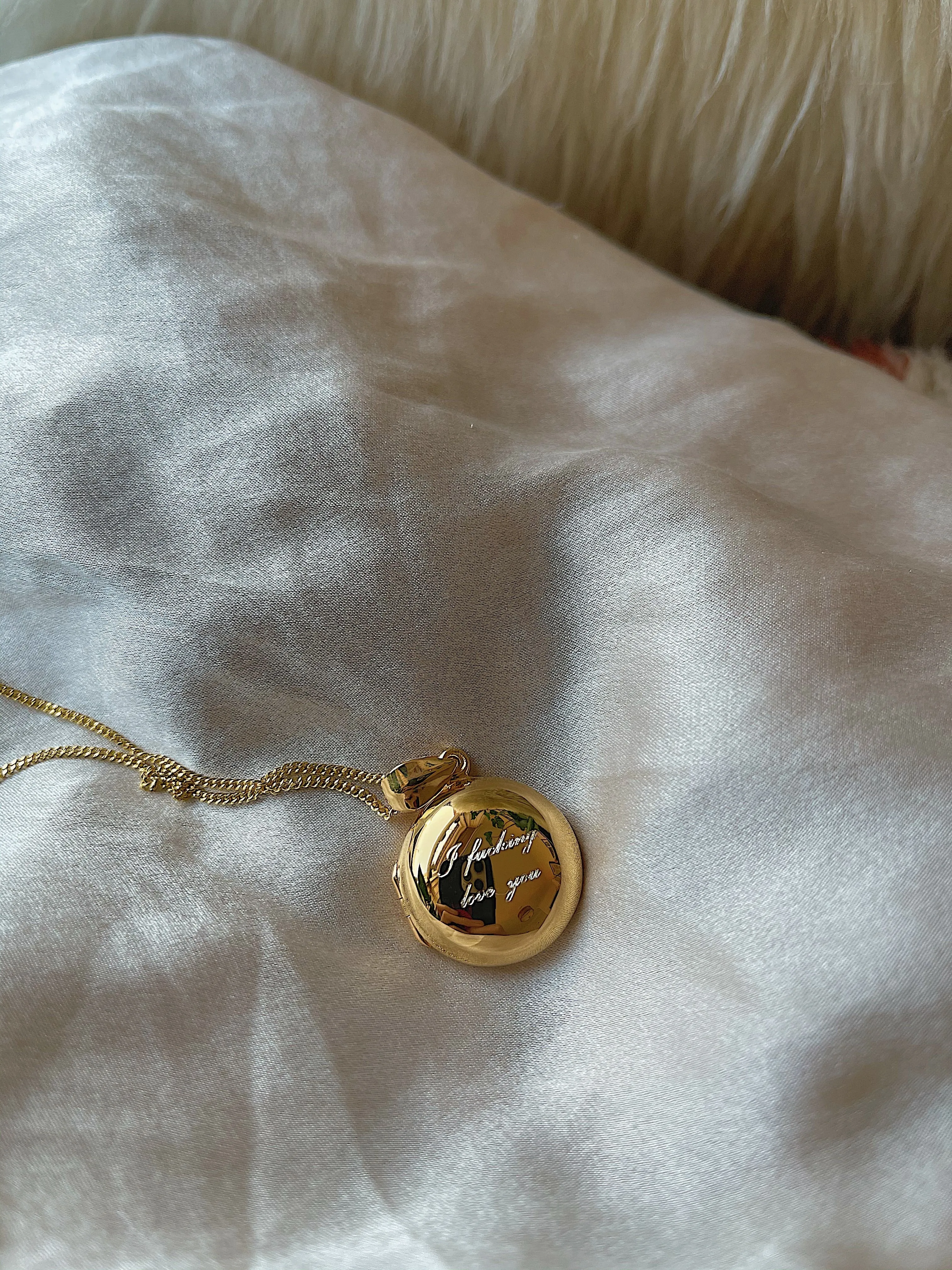 Locket ~ I Fucking Love You / Round