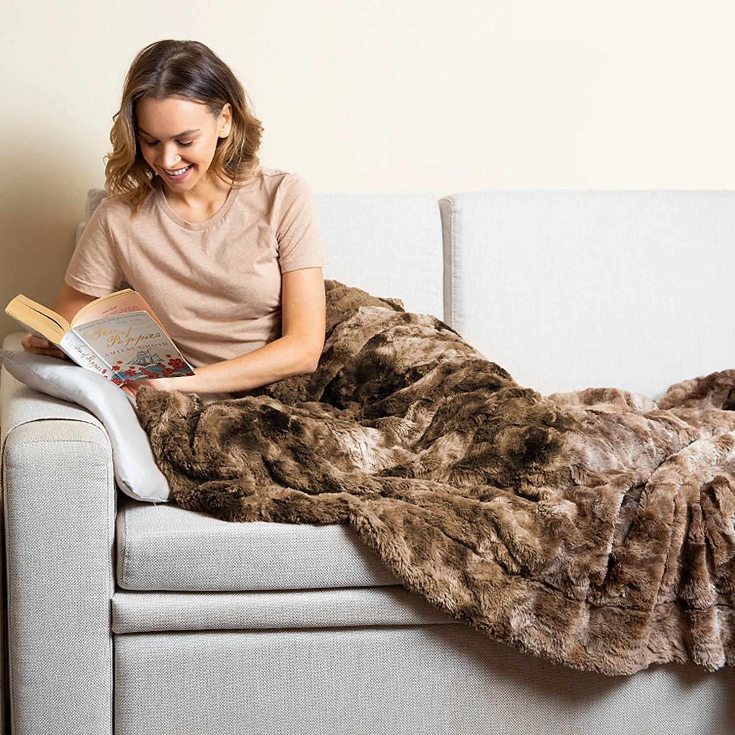 Luxury Faux Fur Throw Blanket
