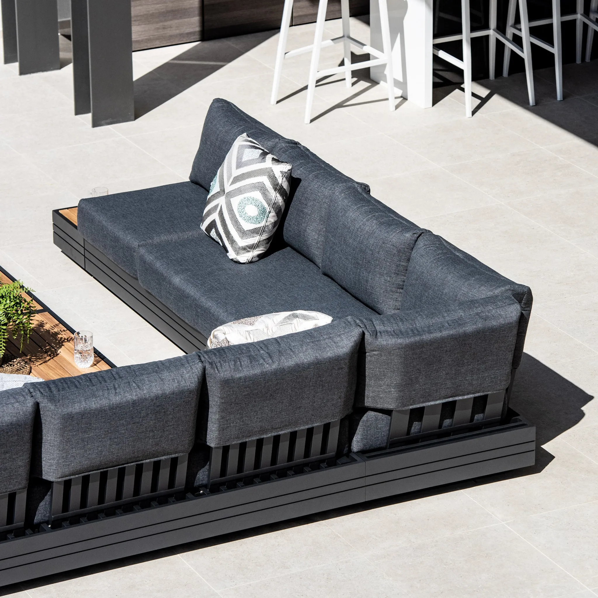 Panama Luxury Outdoor Large Corner Group Set in Charcoal