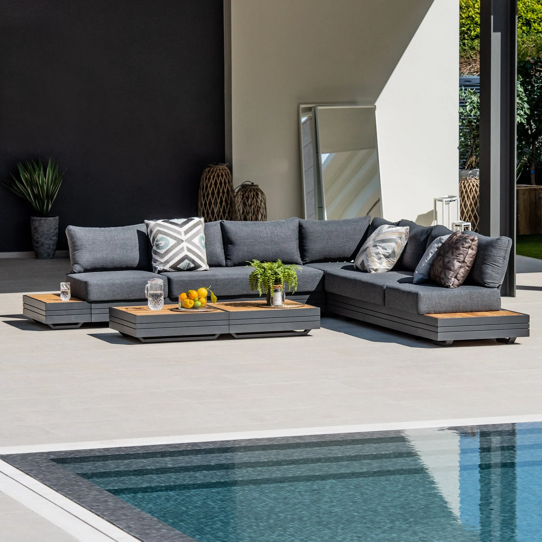 Panama Luxury Outdoor Large Corner Group Set in Charcoal