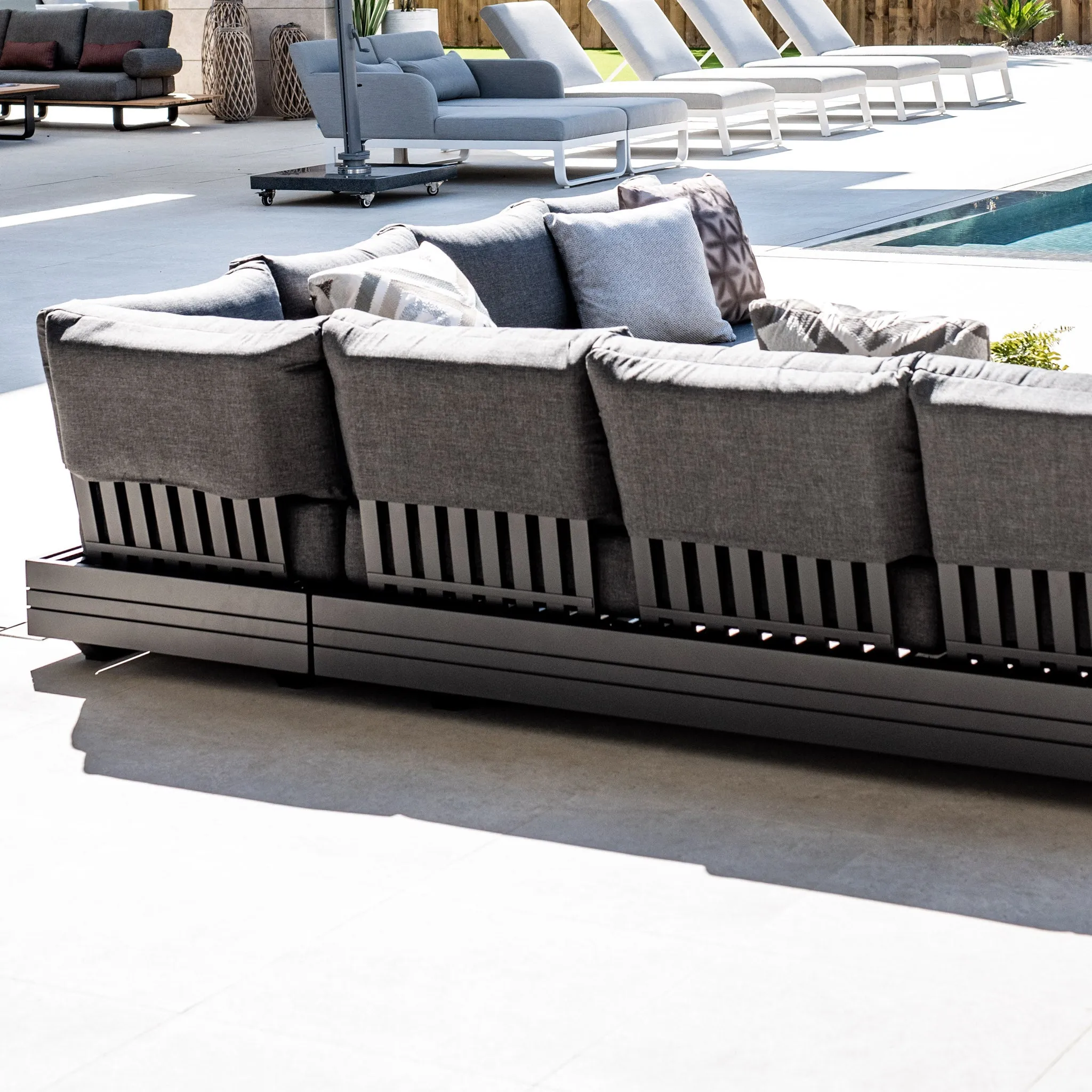 Panama Luxury Outdoor Large Corner Group Set in Charcoal