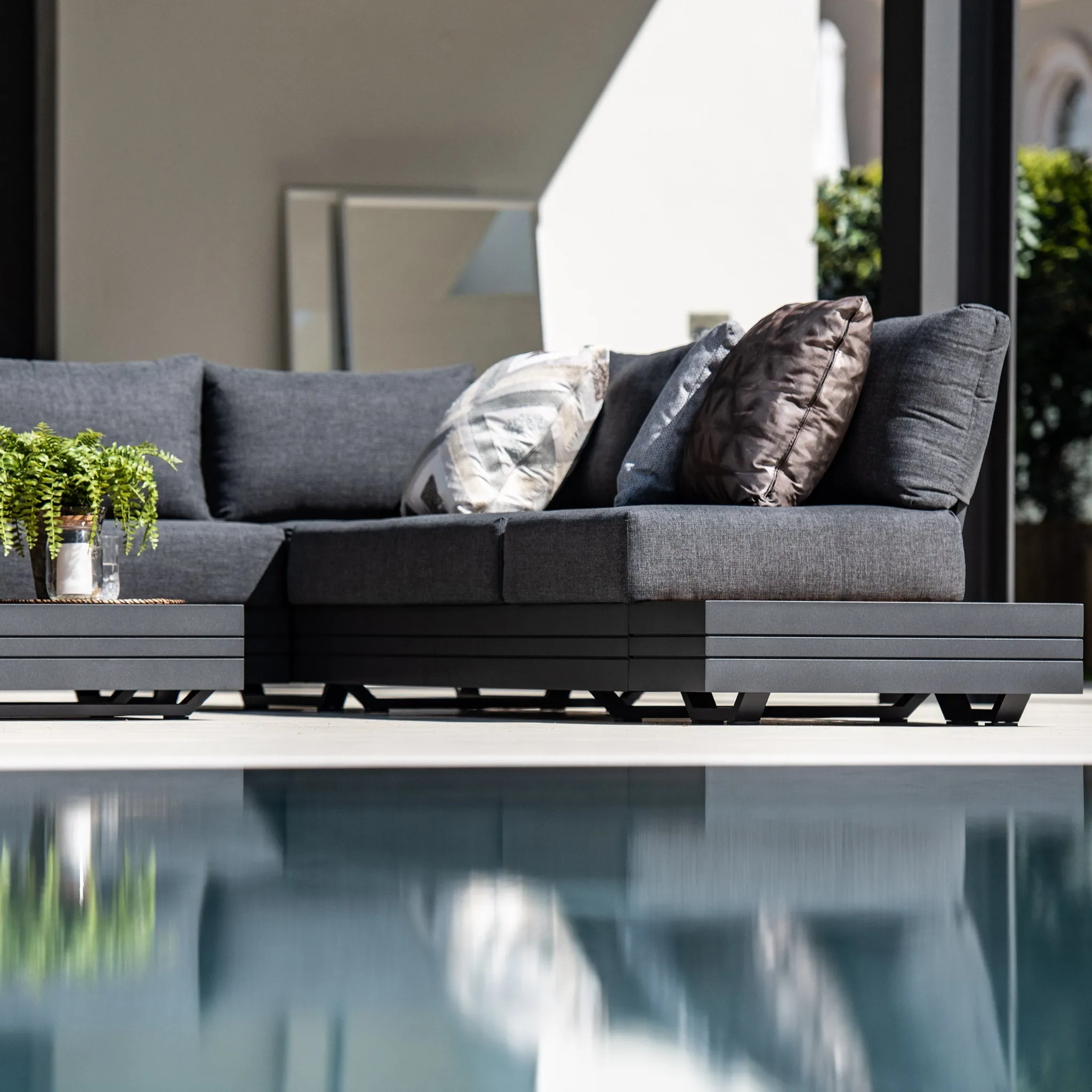 Panama Luxury Outdoor Large Corner Group Set in Charcoal