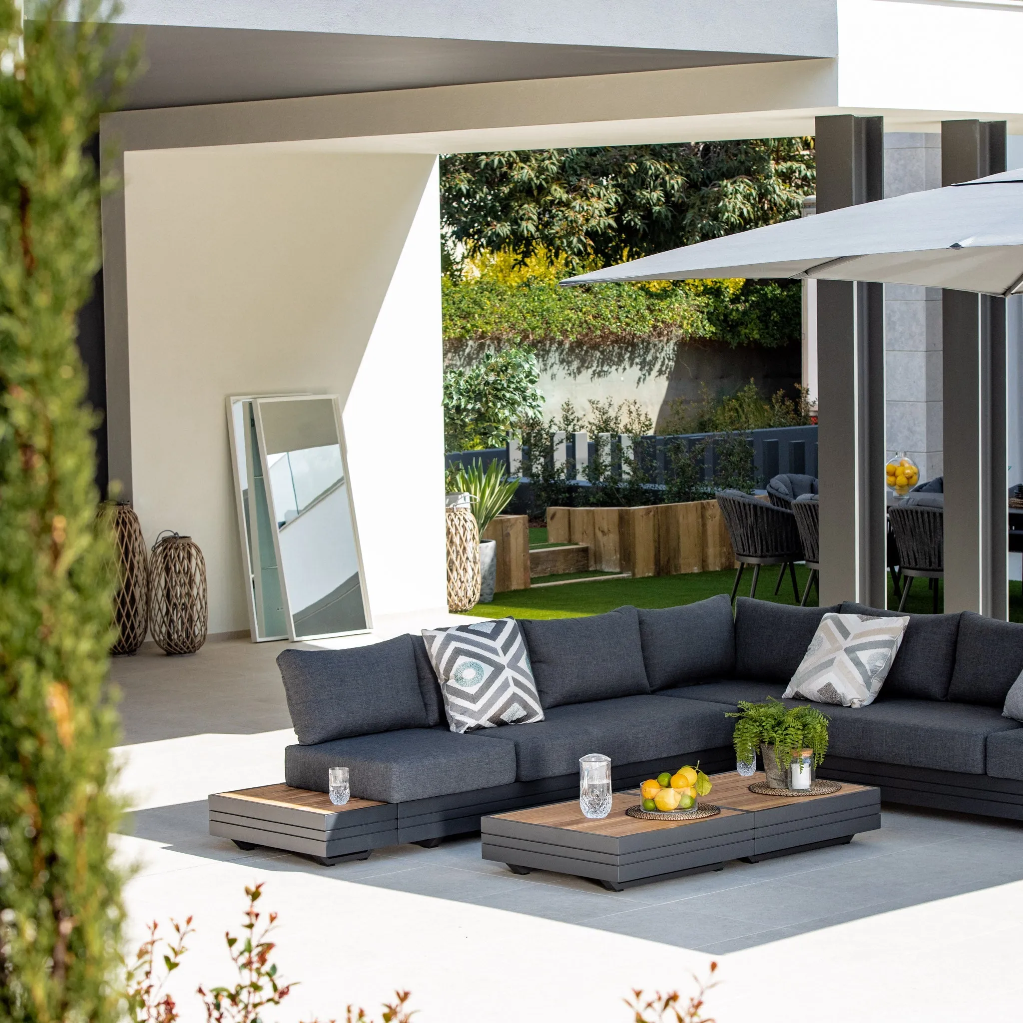 Panama Luxury Outdoor Large Corner Group Set in Charcoal
