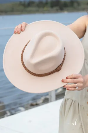 Rihanna Wool Hat (Beige)