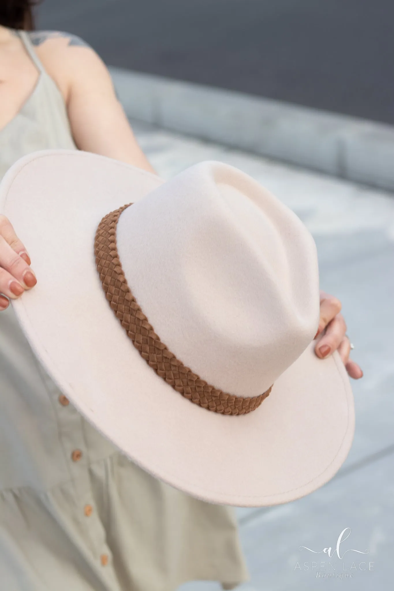 Rihanna Wool Hat (Beige)