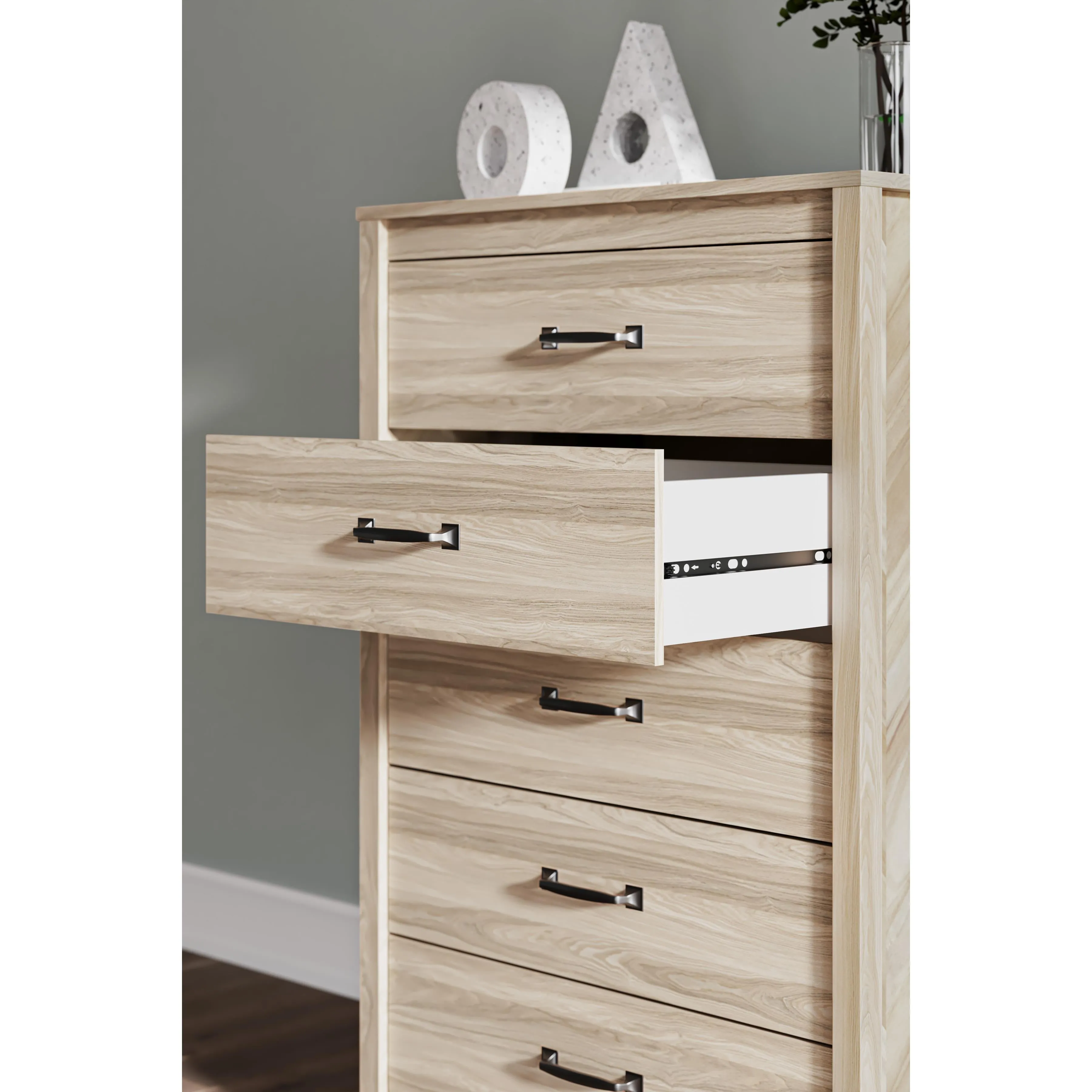 Signature Design by Ashley Battelle 5-Drawer Chest EB3929-245